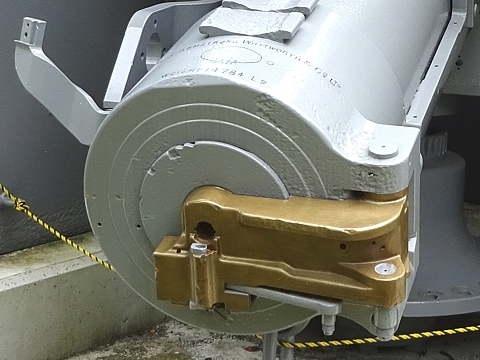 40cal_6in_photo_02_s.jpg