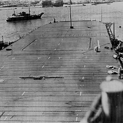 Enterprise_photo_1942May_04_s.jpg