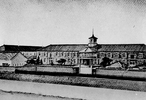 Naval_Academy_Tsukiji_02_s.JPG