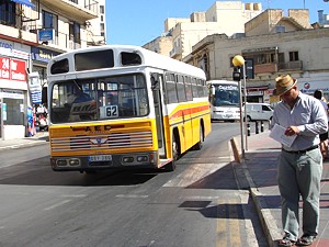 bus_04_s.jpg