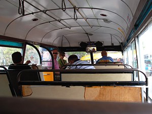 bus_inner_01_s.jpg