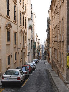 valletta_street_01.jpg